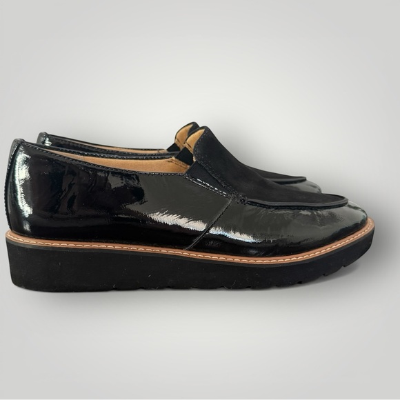 Naturalizer Patent and Suede Loafers - great condition! - Picture 2 of 8